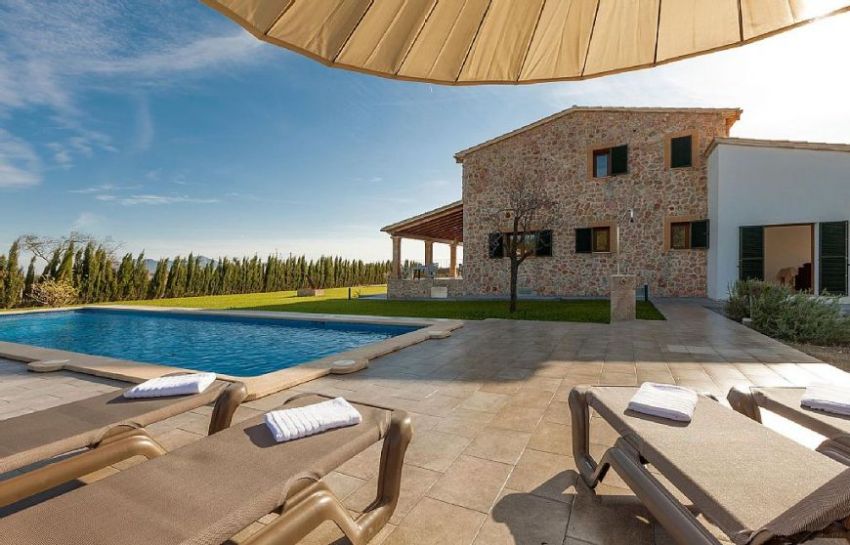 Luxury villas with pool in Pollensa,Mallorca