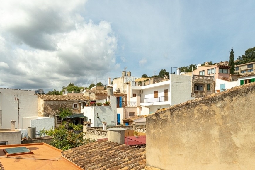 TOWN HOUSE TO RENOVATE