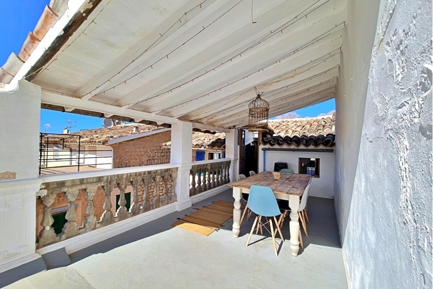 TOWN HOUSE, SOLLER