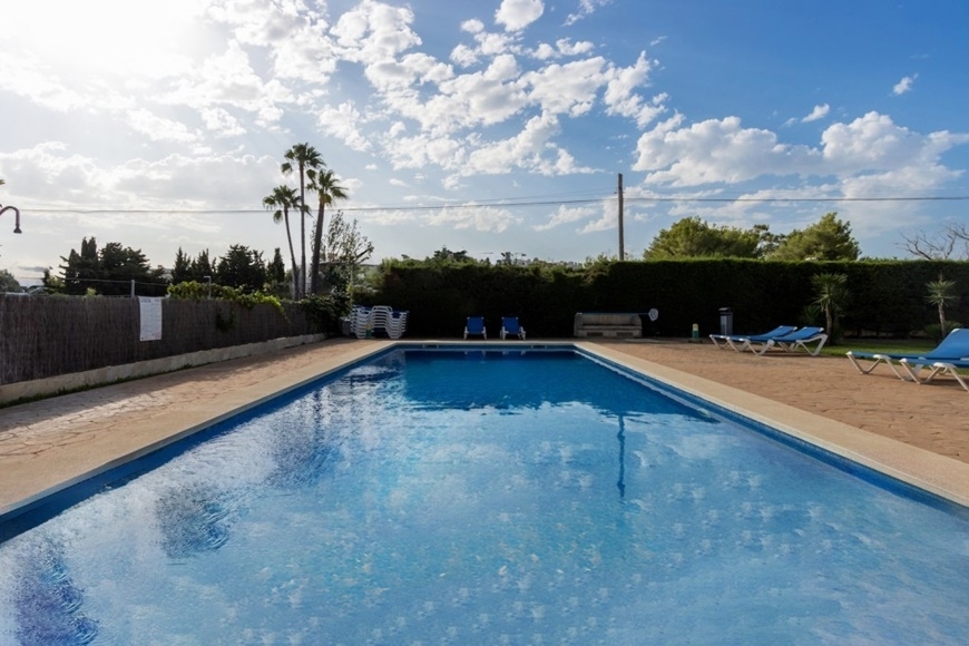 APARTMENT with POOL