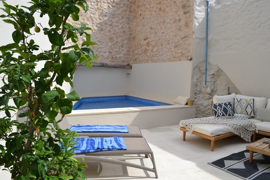 TOWNHOUSE WITH POOL