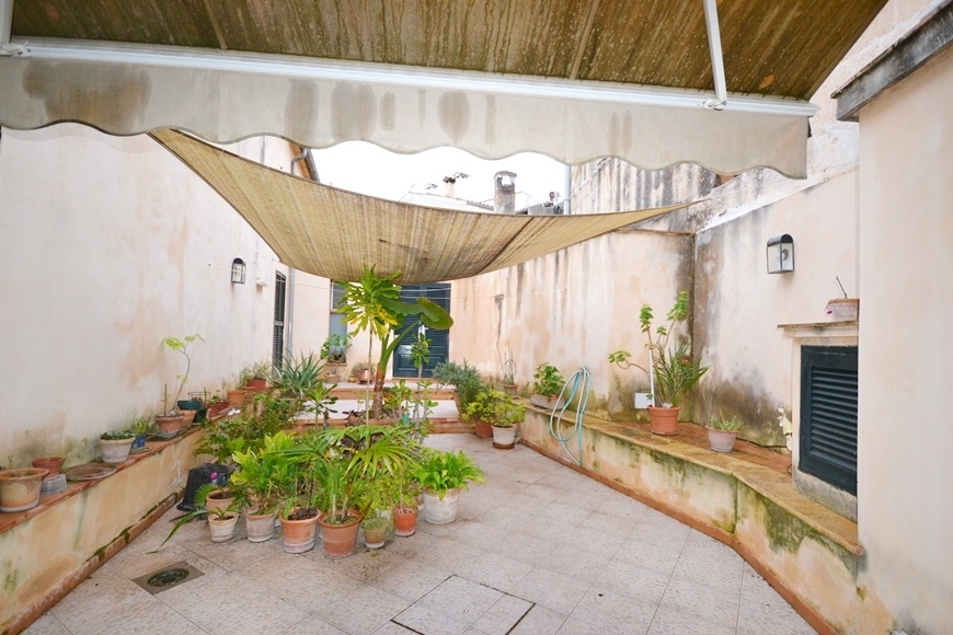 TOWNHOUSE WITH PATIO