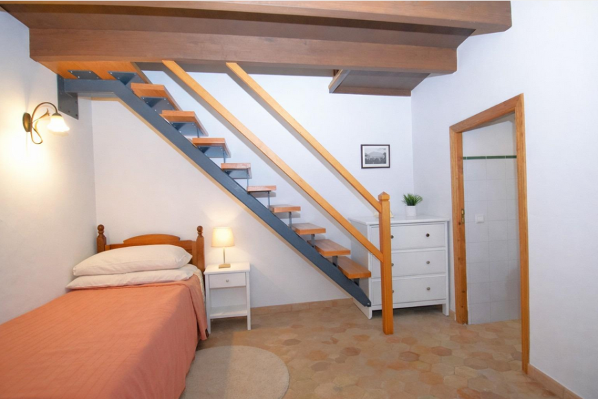 TOWNHOUSE WITH PATIO
