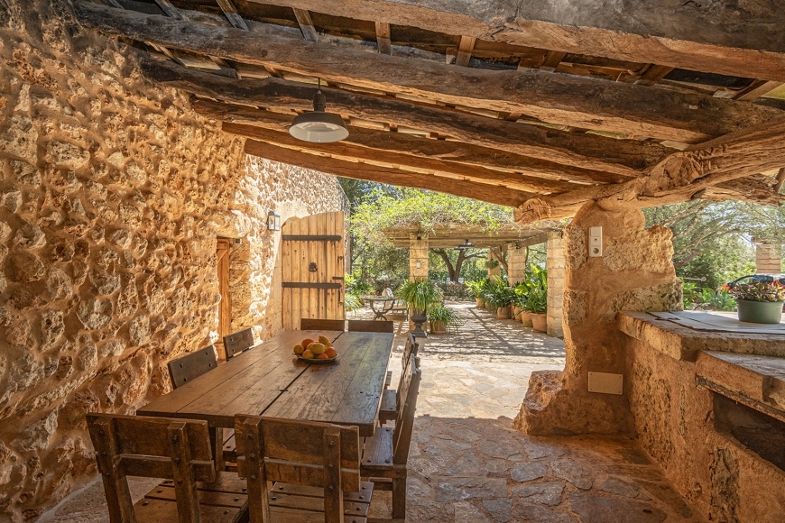 RUSTIC HOUSE