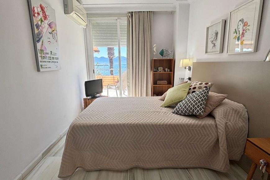 SEAFRONT APARTMENT