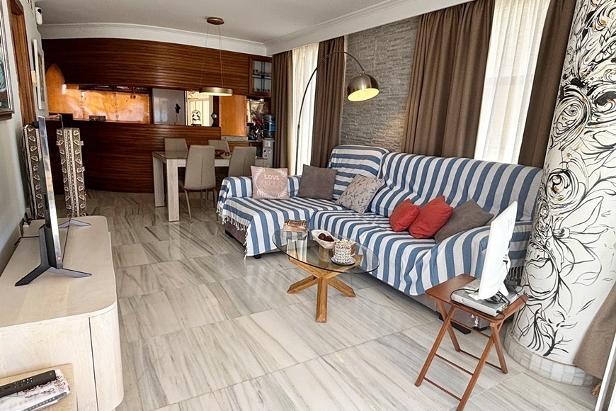 SEAFRONT APARTMENT