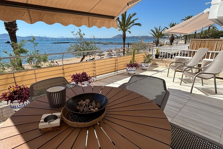 SEAFRONT APARTMENT