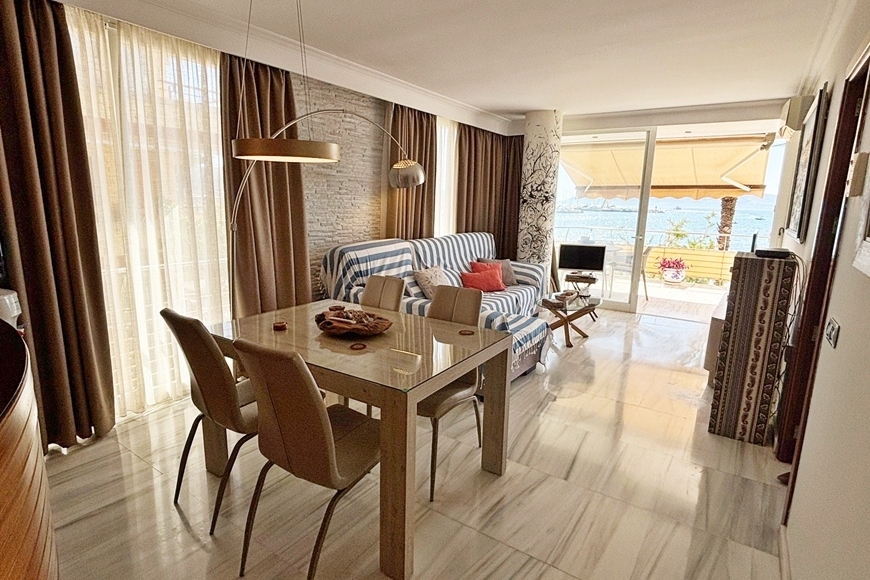 SEAFRONT APARTMENT